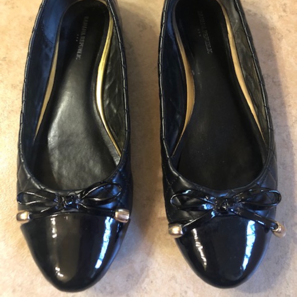 Banana Republic - Black patent & Quilted Flats